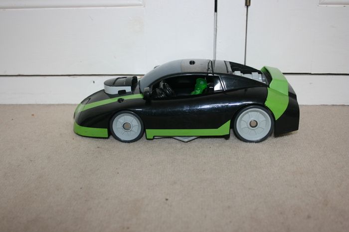 Ben 10 Car including Ben Figure