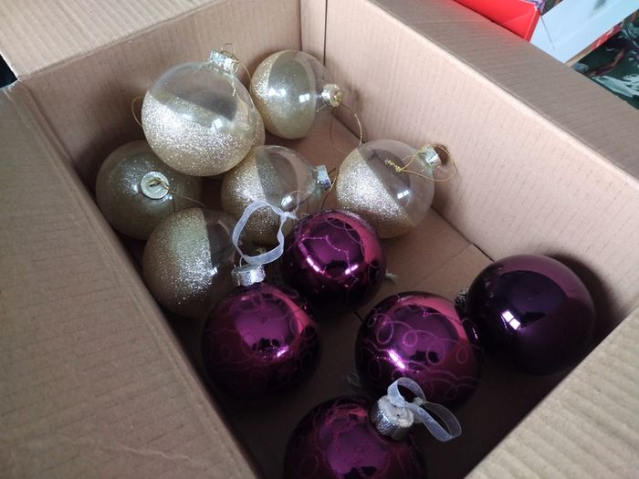 x1 Box of x12 Glass Baubles