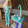 Barbie doctor set with 2 dolls Image 2