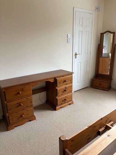 Bedroom Furniture Set