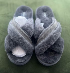 Brand New - Genuine Ugg Dk Reggie Slippers