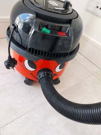 Henry 200 hoover