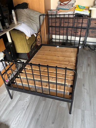IKEA bed frame - Single
