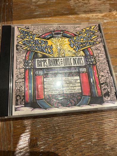 A Drag City Super Session - Tramps, Traitors And Little Devils