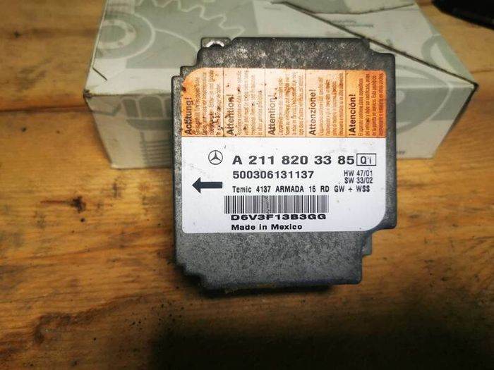 Mercedes W211 E class crash sensor A2118203385