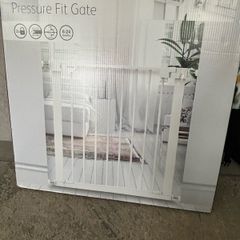Noma pressure fit gate