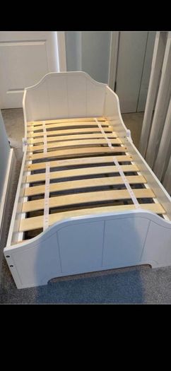 Toddler bed
