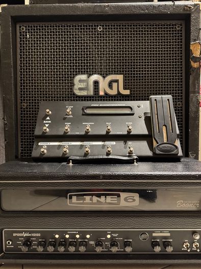 Line 6 Spider Valve HD100 + FBV Shortboard