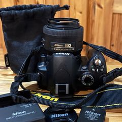 Nikon D60 Dslr Camera + Af-s Nikkor 35mm F/1.8g Dx Lens Bundle