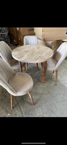 Round Dining Table With 4 Chairs
