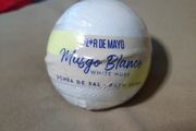white musk bath bomb