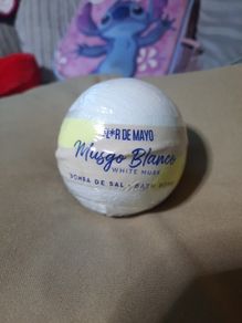 white musk bath bomb