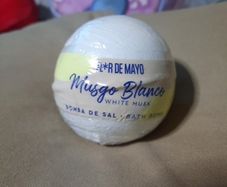 white musk bath bomb