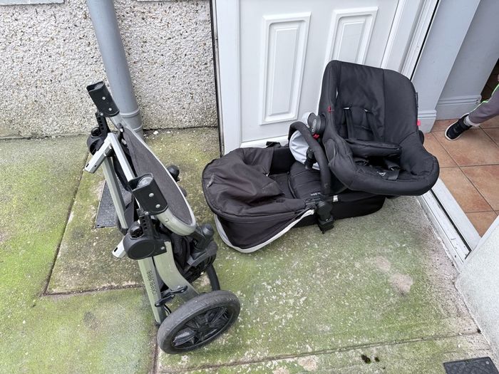 Ickle Bubba Stomp Travel System Stroller, Car Seat and Carrycot Attachment