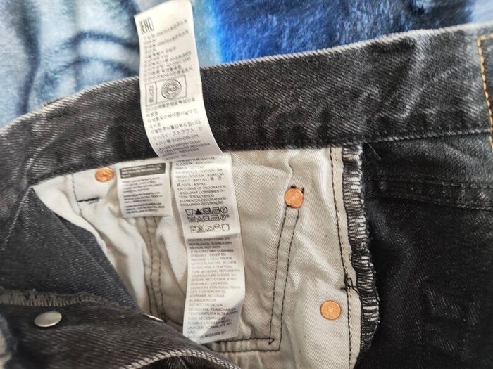 Levi's black jeans