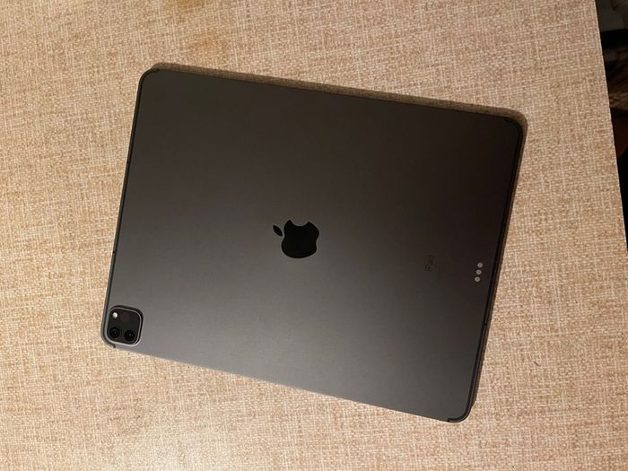 12.9-inch iPad Pro 128 GB Space Gray