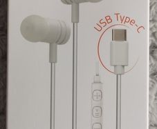 USB C Headphones  Volume Control & Microphone for Mobile Phone