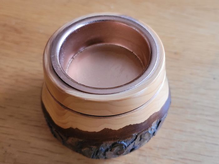 Wooden tealight holder