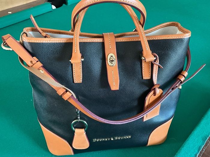 DOONEY & BOURKE Leather Hand/Shoulder Bag