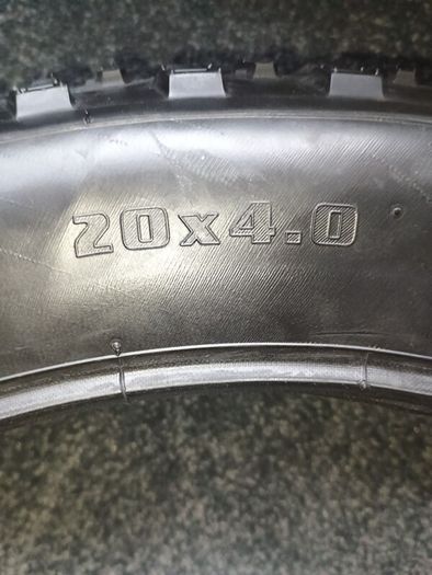 20 x 4 Fat tyre