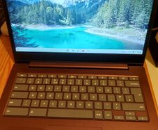 Lenovo Chromebook, 64GB, in excellent like new condition