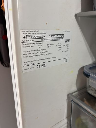 Bosch 50:50 fridge freezer, 50-50 freestanding