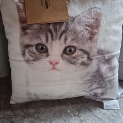 Small cat cushion bnwt