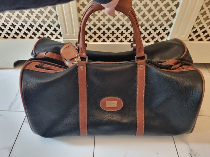 "i Santi" Italian leather travel bag