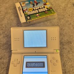 Nintendo DS Lite White + New Super Mario Bros + Case & Accessories
