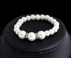 Stretchy Pearl Bracelet - lovely gift