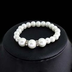 Stretchy Pearl Bracelet - lovely gift