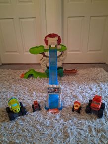 Blaze Cars x4 With Fun Track/Ramps