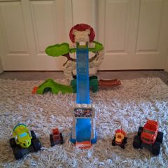 Blaze Cars x4 With Fun Track/Ramps