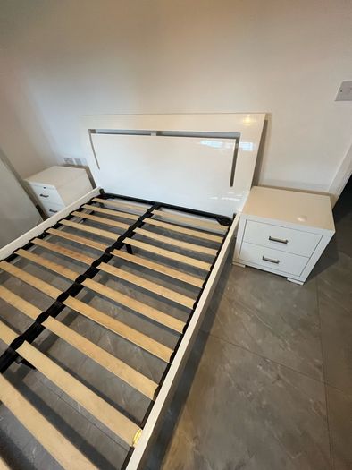double bed 5ft plus 2 lockers