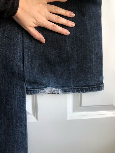 BCBG Max Azira bootcut jeans - sz 28