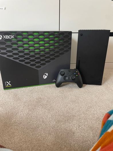 xbox series x ( comes with controller box and cables aswell )