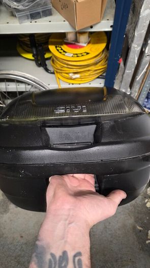 vfr800 givi box and rails to mount