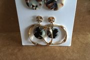 2 pair of earrings