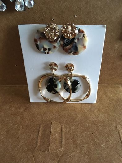 2 pair of earrings