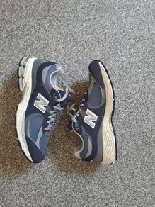New Balance 2002r