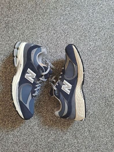 New Balance 2002r