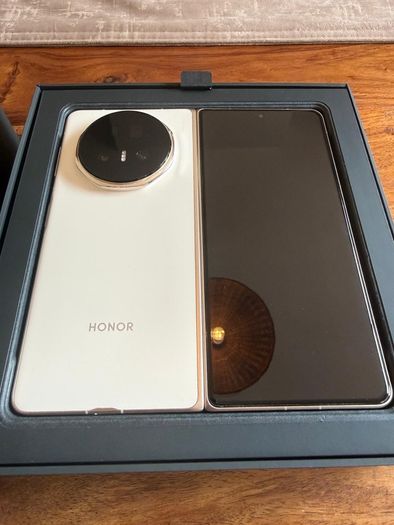 Honor Magic V5 Ivory White + Extras