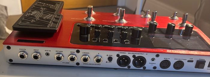 Valeton GP200R guitar multi effects processor pedal