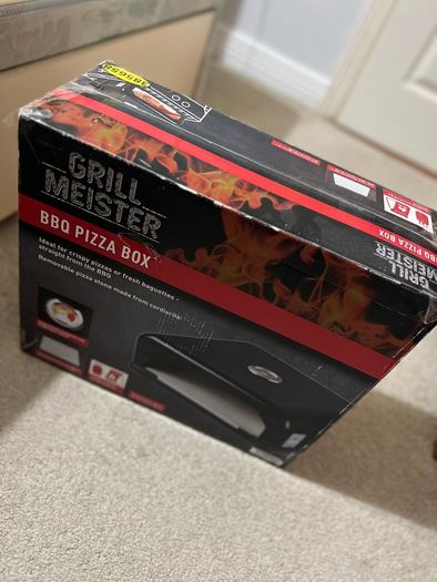 Grill Meister BBQ Pizza Box with pizza stone- brand new,