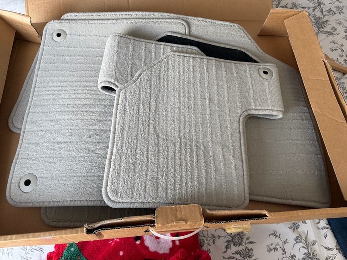 Volvo XC90 Beige Carpet Mats