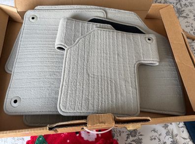 Volvo XC90 Beige Carpet Mats