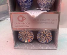 Knobs x 4