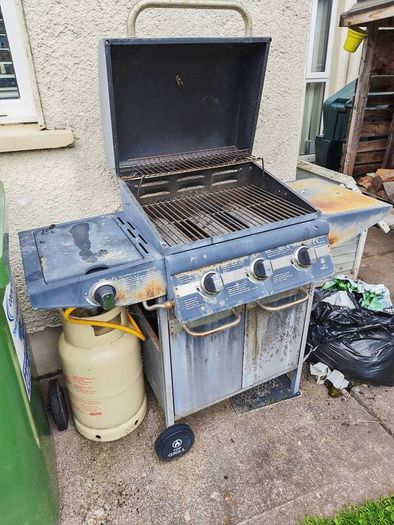 4 burner gas BBQ