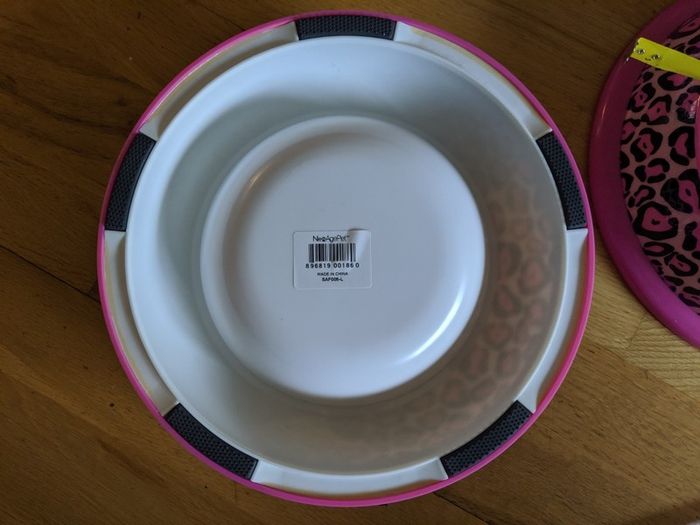 Dog bowl medium size.