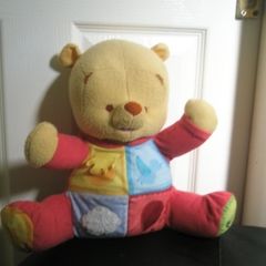 Singing Winnie the POOH
